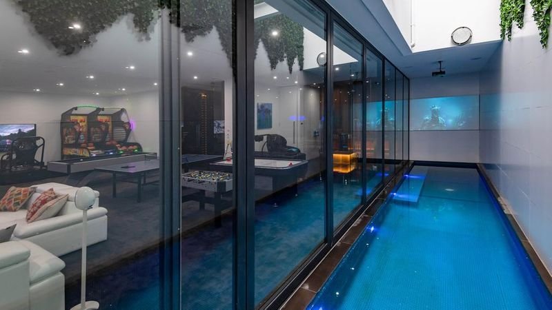 ’Celebrity lifestyle’ for sale