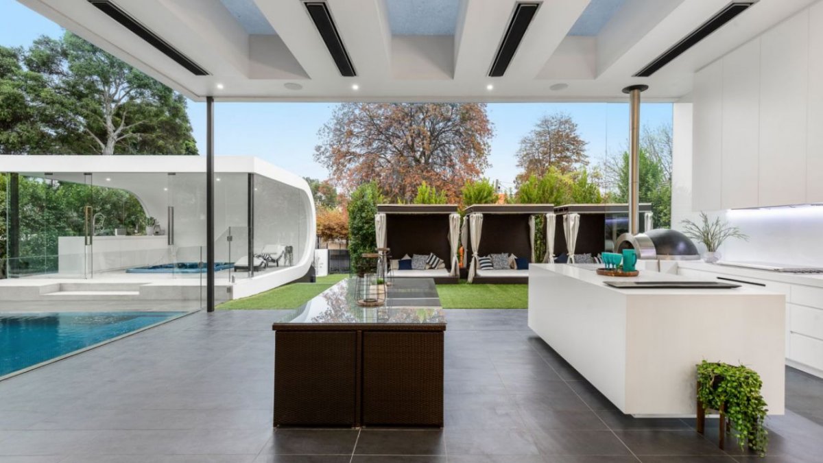Inside the ‘extravaganza’ house that Australians can’t stop looking at